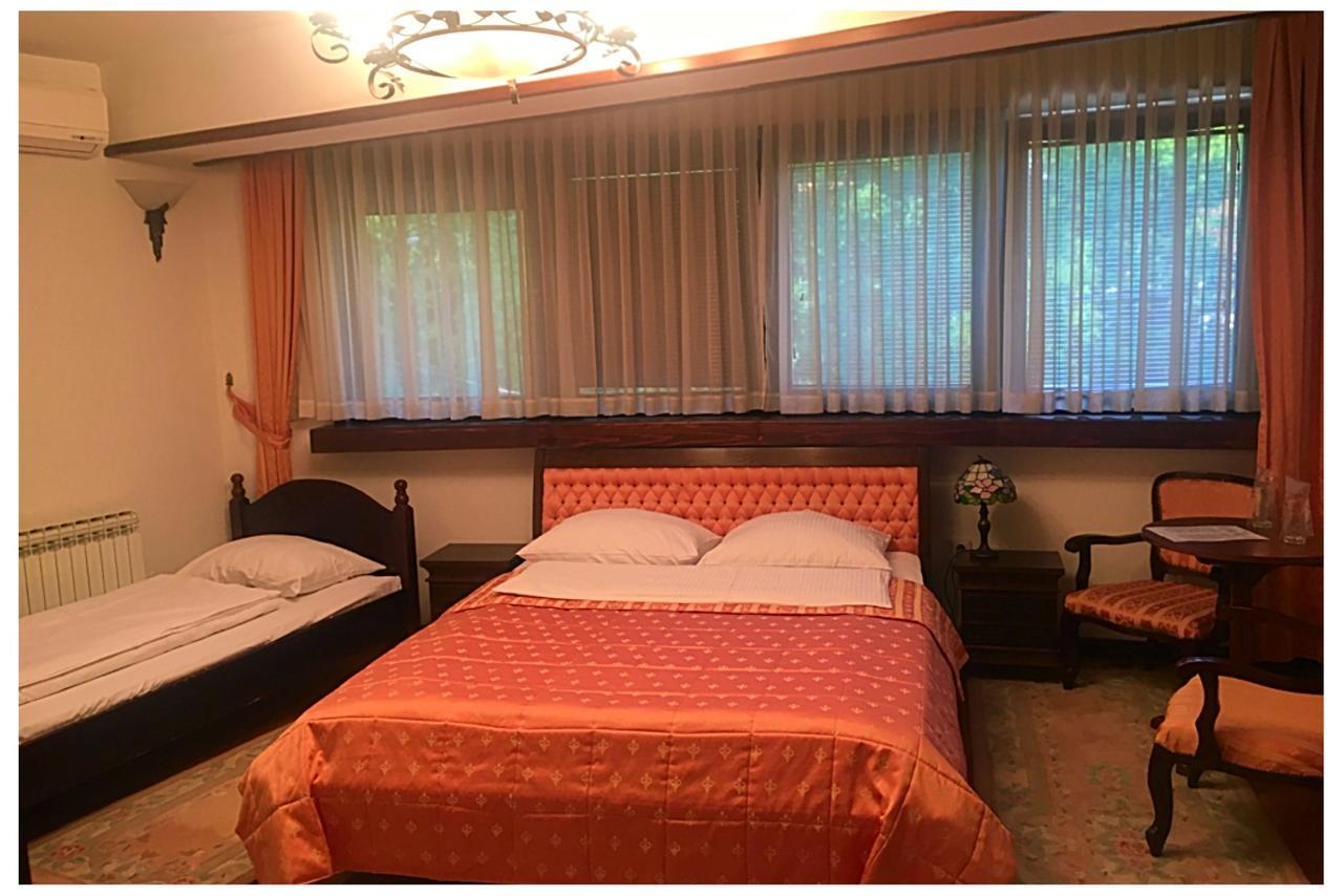 America Hotel 3*