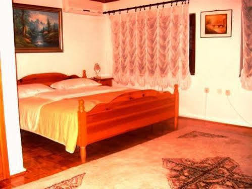 America 3* Sarajevo